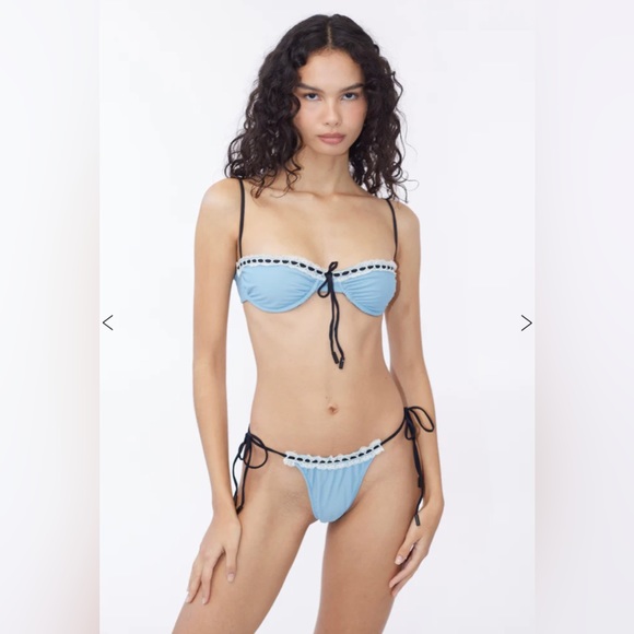 With Jéan Bikini - Picture 2 of 7